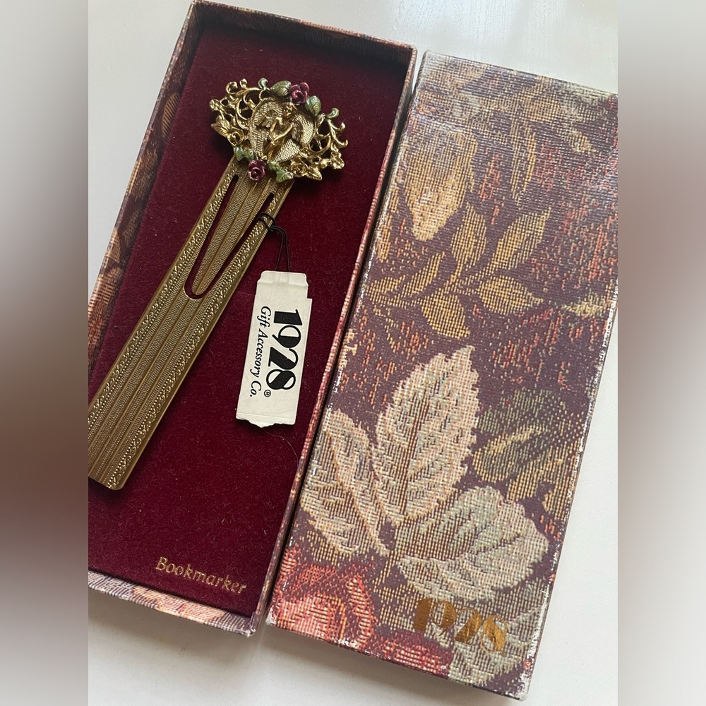 NEW Gold Tone Book Marker - Picture 2 of 3